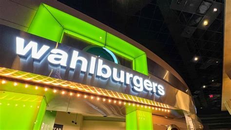  hollywood casino wahlburgers